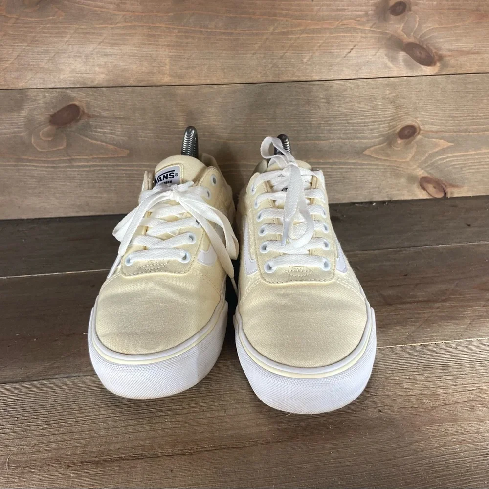 Vans old skool Womens size 7 shoes yellow athletic deluxe comfort skate sneakers